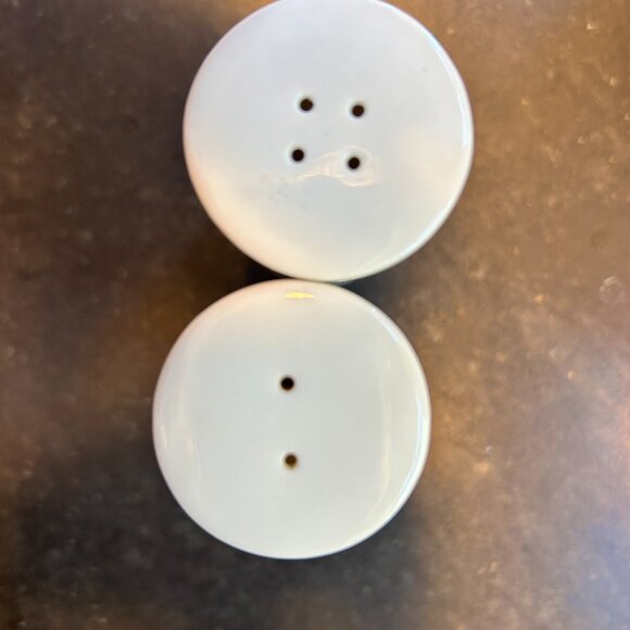 Kate Spade Daisy Place by Lenox Salt & Pepper Shakers - Picture 5 of 7